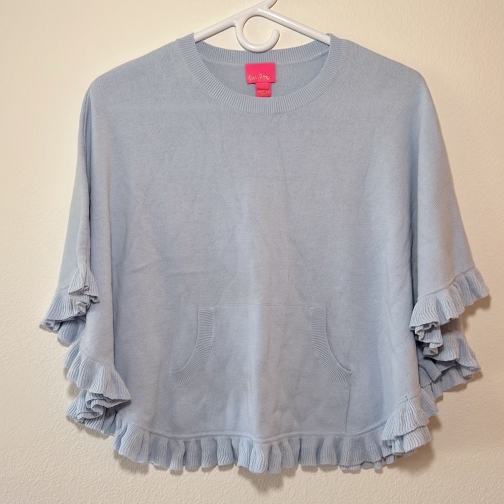 Lilly Pulitzer M (size 5-7) light blue kangaroo pocket fringe knit cape